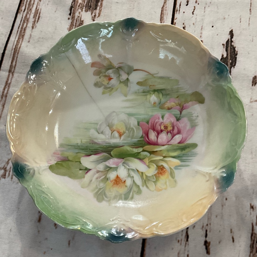 LEUCHTENBURG MADE IN GERMANY‎ DECORATIVE BOWL